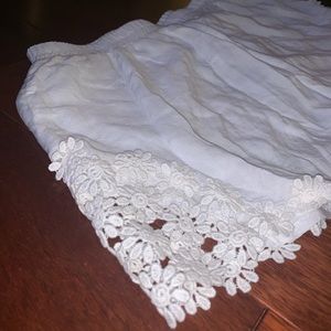 LF FLORAL LACE SHORTS